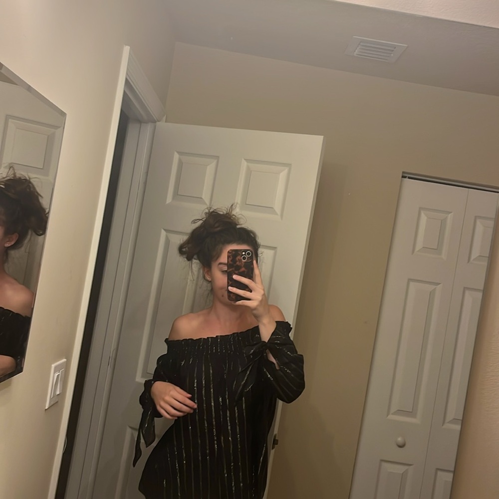Bnwt off the shoulder michael kors shirt 99% cotton